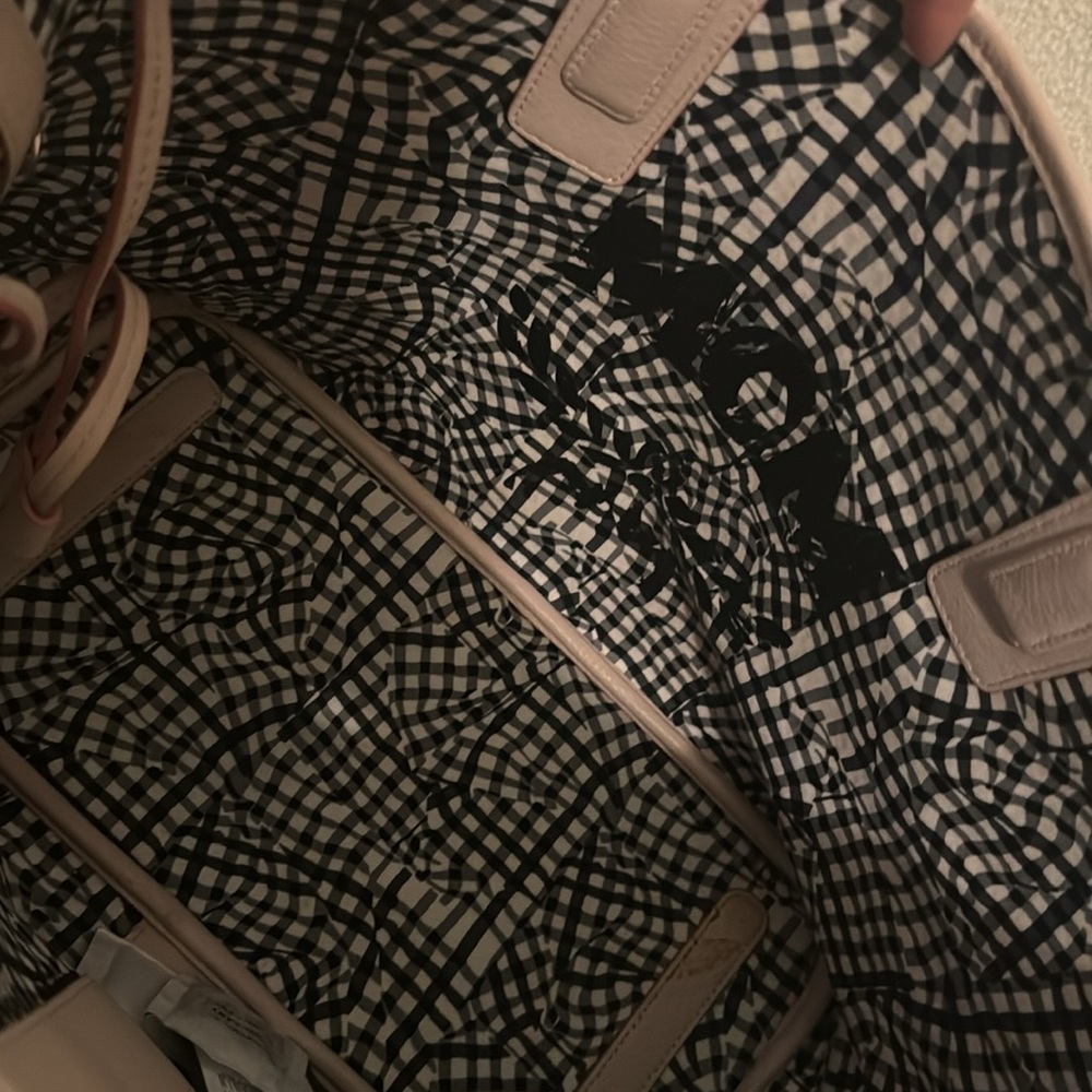 MCM - Picture 6 of 7